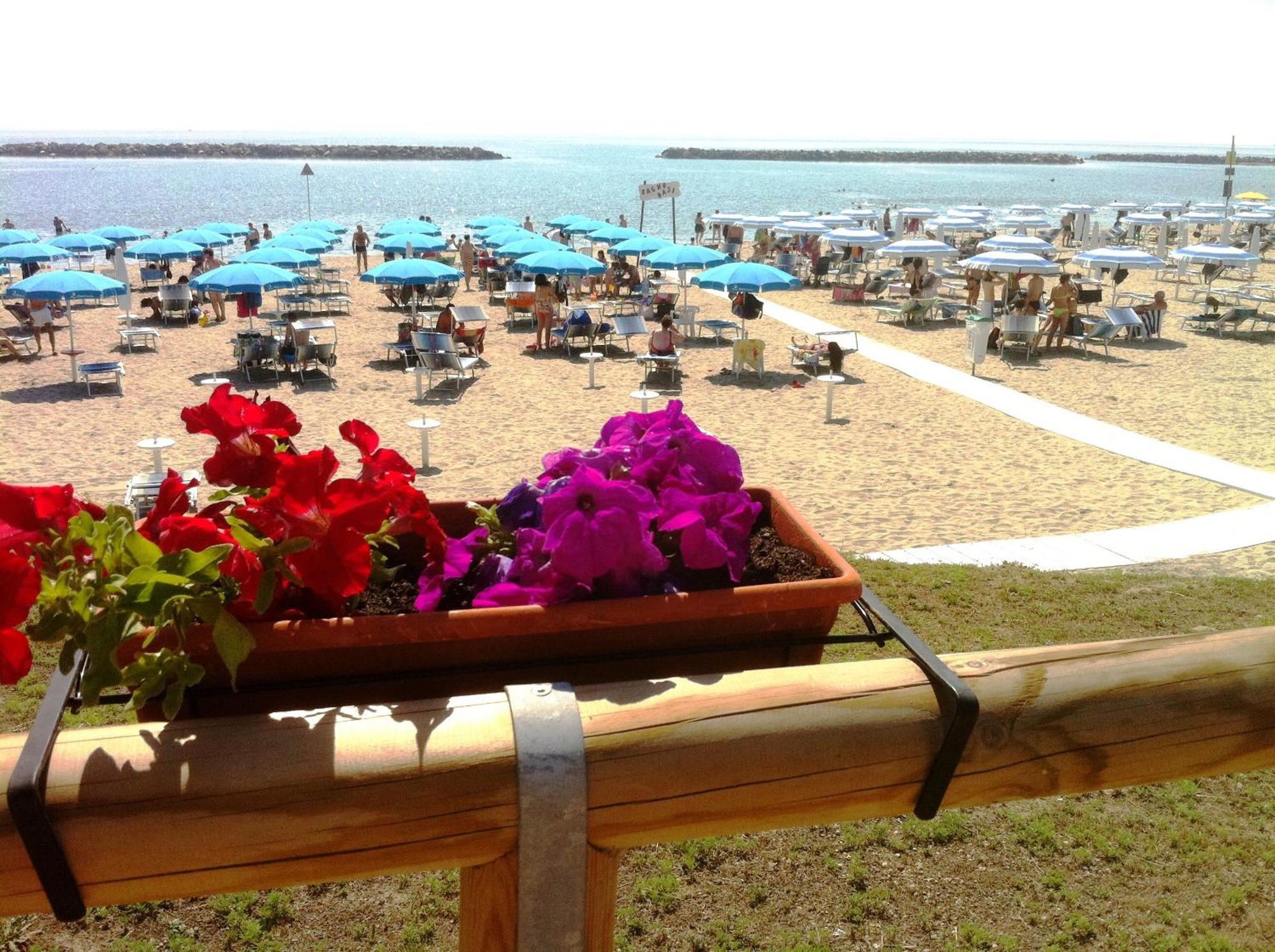 Airone Bianco Residence Village Lido delle Nazioni Exterior foto